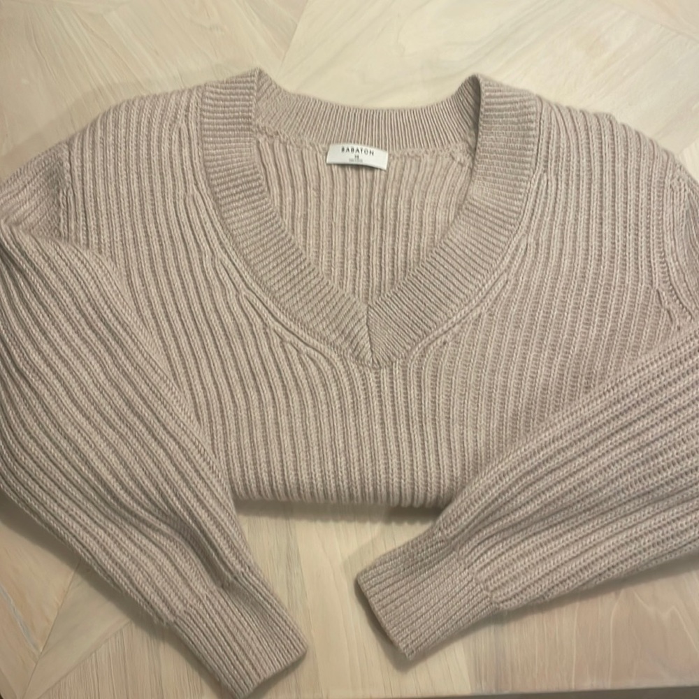 100% Marino Wool Babaton ARITZIA Sweater ❄️